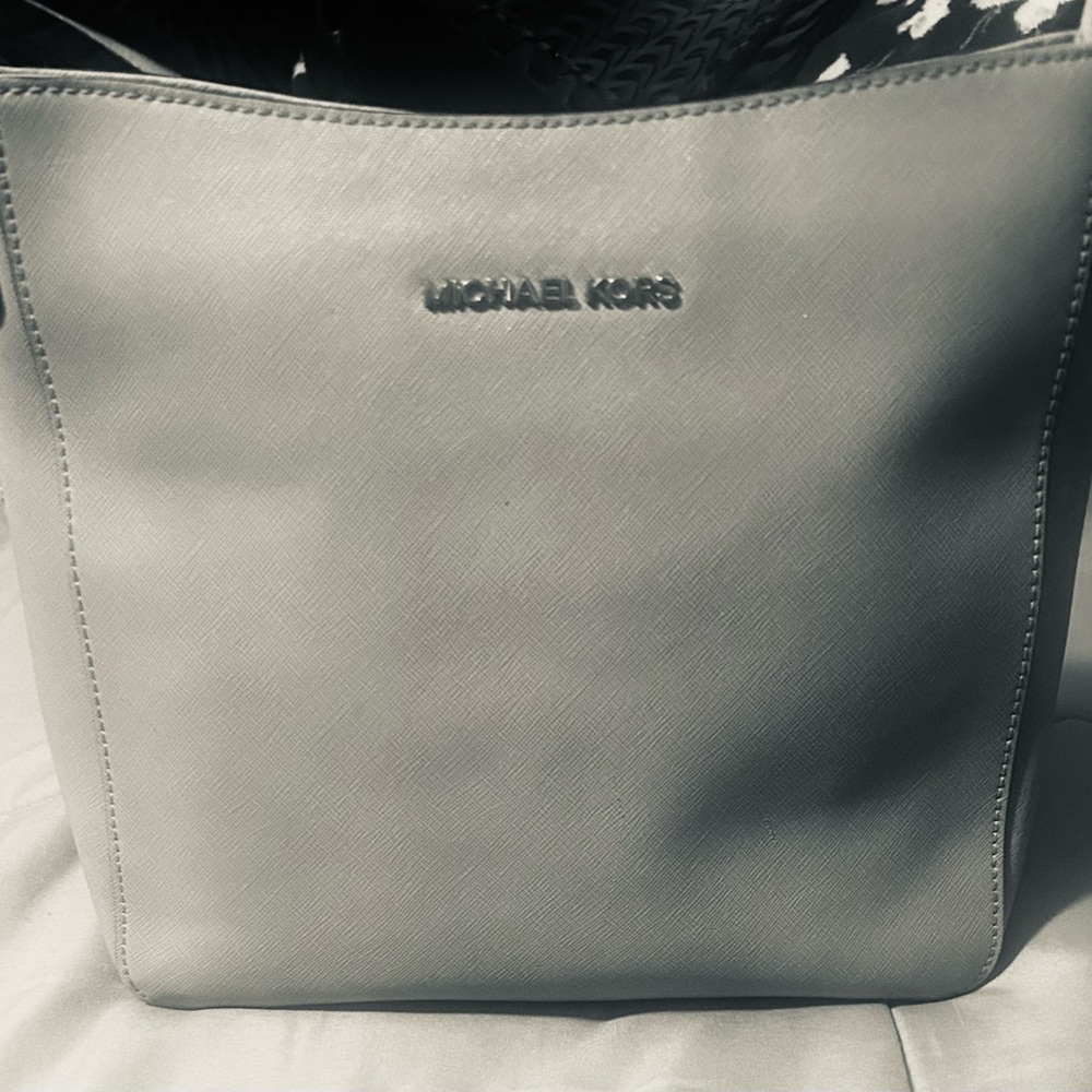 Micheal Kors cross over bag.